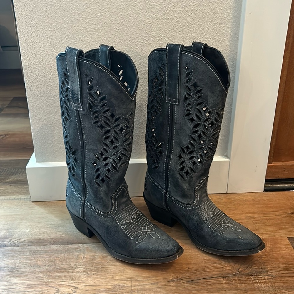 Laredo Women’s Snip Toe Cowboy Boot